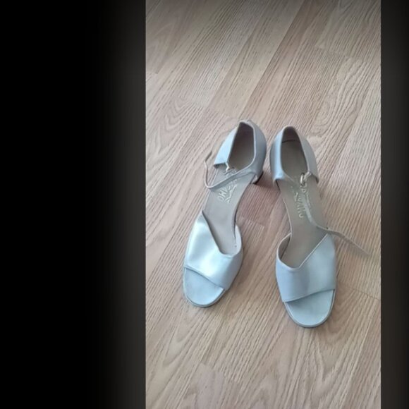 Salvatore Ferragamo Open Toe Strap Heels Sz 10.5 - Picture 1 of 12